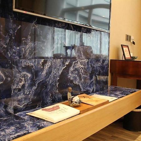 Eastone Hotel Фошан Екстериор снимка